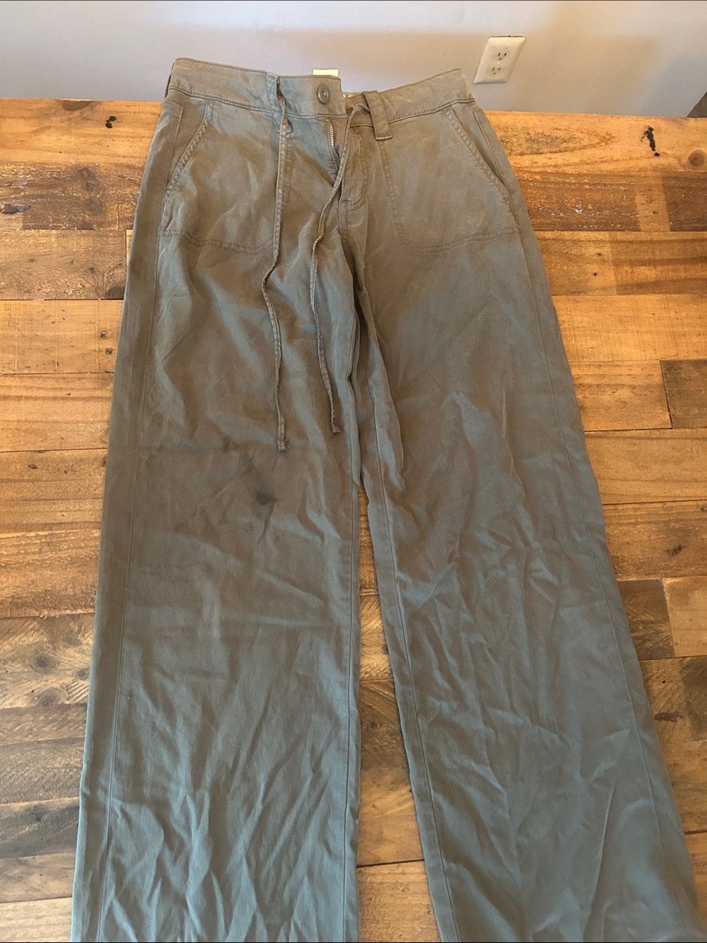 American Eagle Outfitters Olive Drawstring Casual Chinos